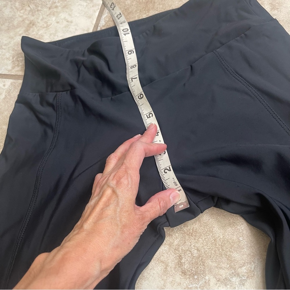 Onzie Capri Activewear Yoga Leggings Womens M/L Black Strappy Paneled Pull On - Picture 6 of 10